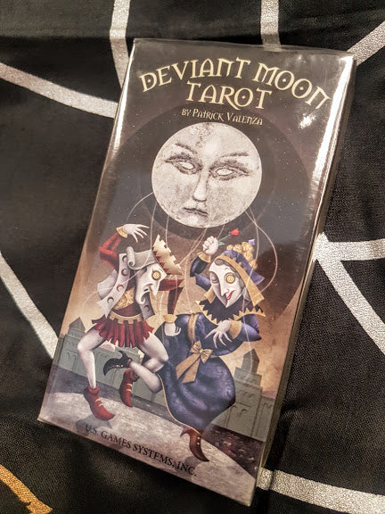 Diviant Moon Tarot